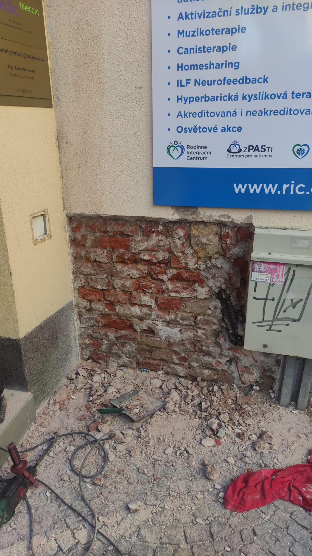 Výměna omítky za sanační, Pardubice – Sanační omítky – foto 1